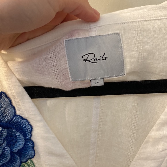 Rails Thea Blouse White Blue Rose Embroidery Large - Picture 3 of 5